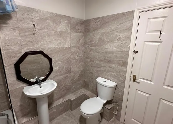 Хостел Shared Male Сводз