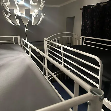 Hostel Airport Private For 6