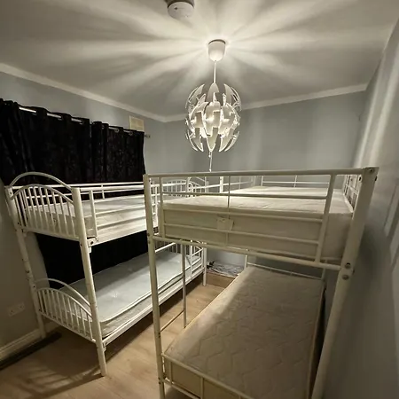 Airport Private For 6 Hostel *