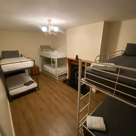 Hostel Airport Private For 6