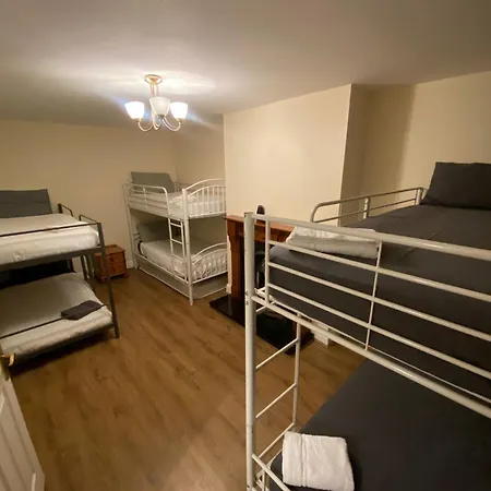 Hostel Airport Private For 6 *