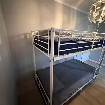 Airport Private For 6 Hostel *